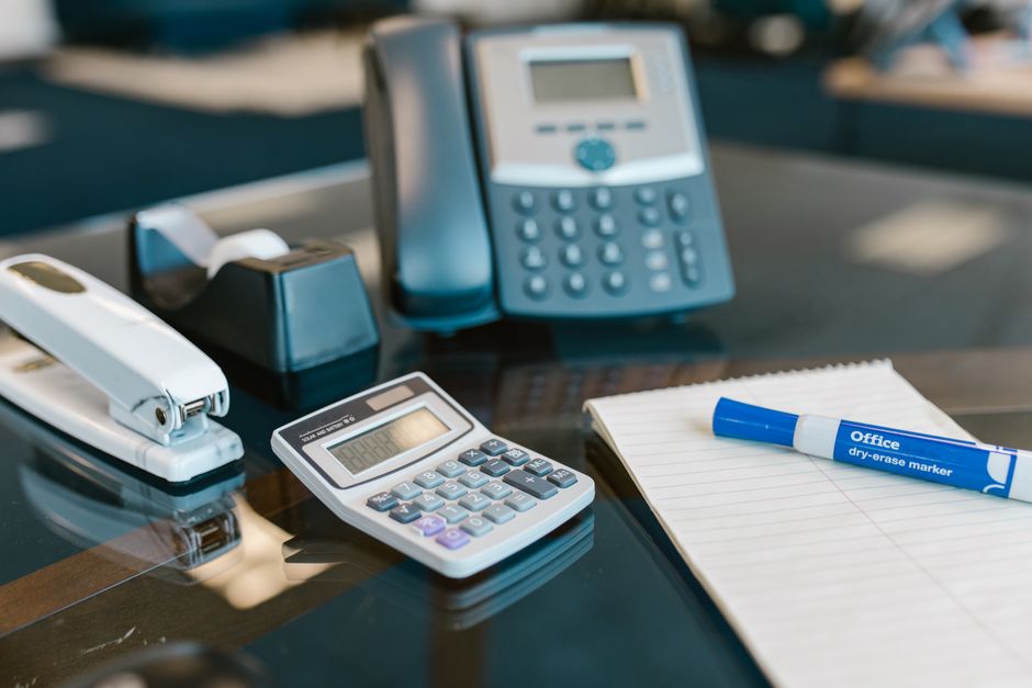 Business desk phone representing cloud phone account control